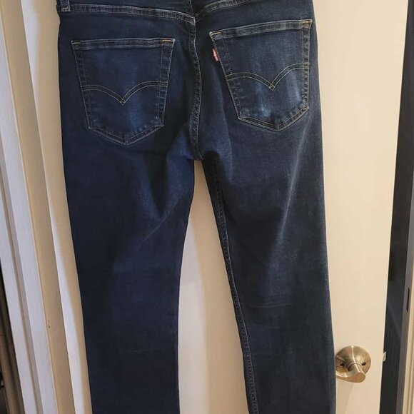 Classic Dark Blue Men's 511 Levi Strauss Jeans- 32 x 30 - Picture 2 of 4